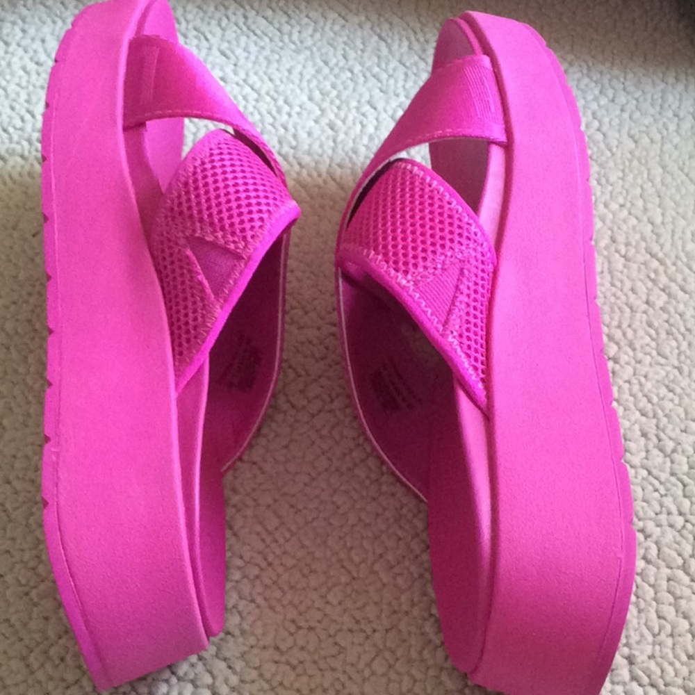 UGG Sandals - Picture 7 of 8